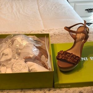 Beautiful Gianni Bini wedges. New in box.